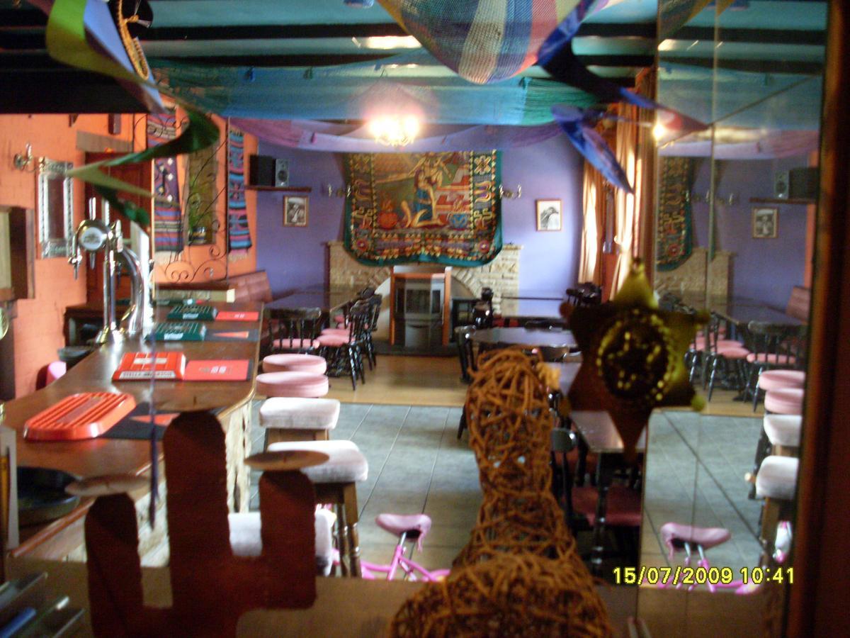 Pantyrathro International Hostel Carmarthen Extérieur photo