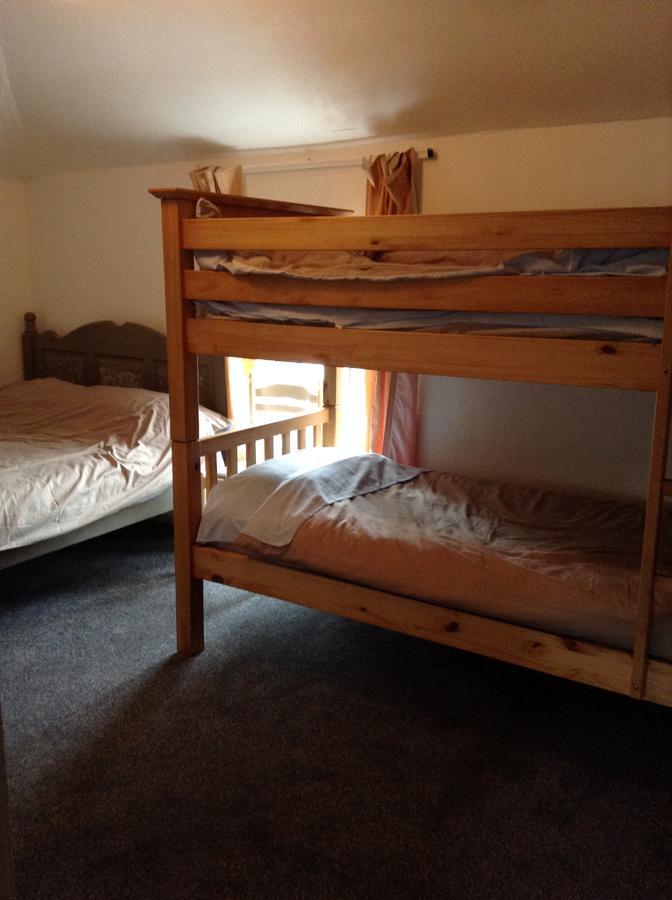 Pantyrathro International Hostel Carmarthen Extérieur photo