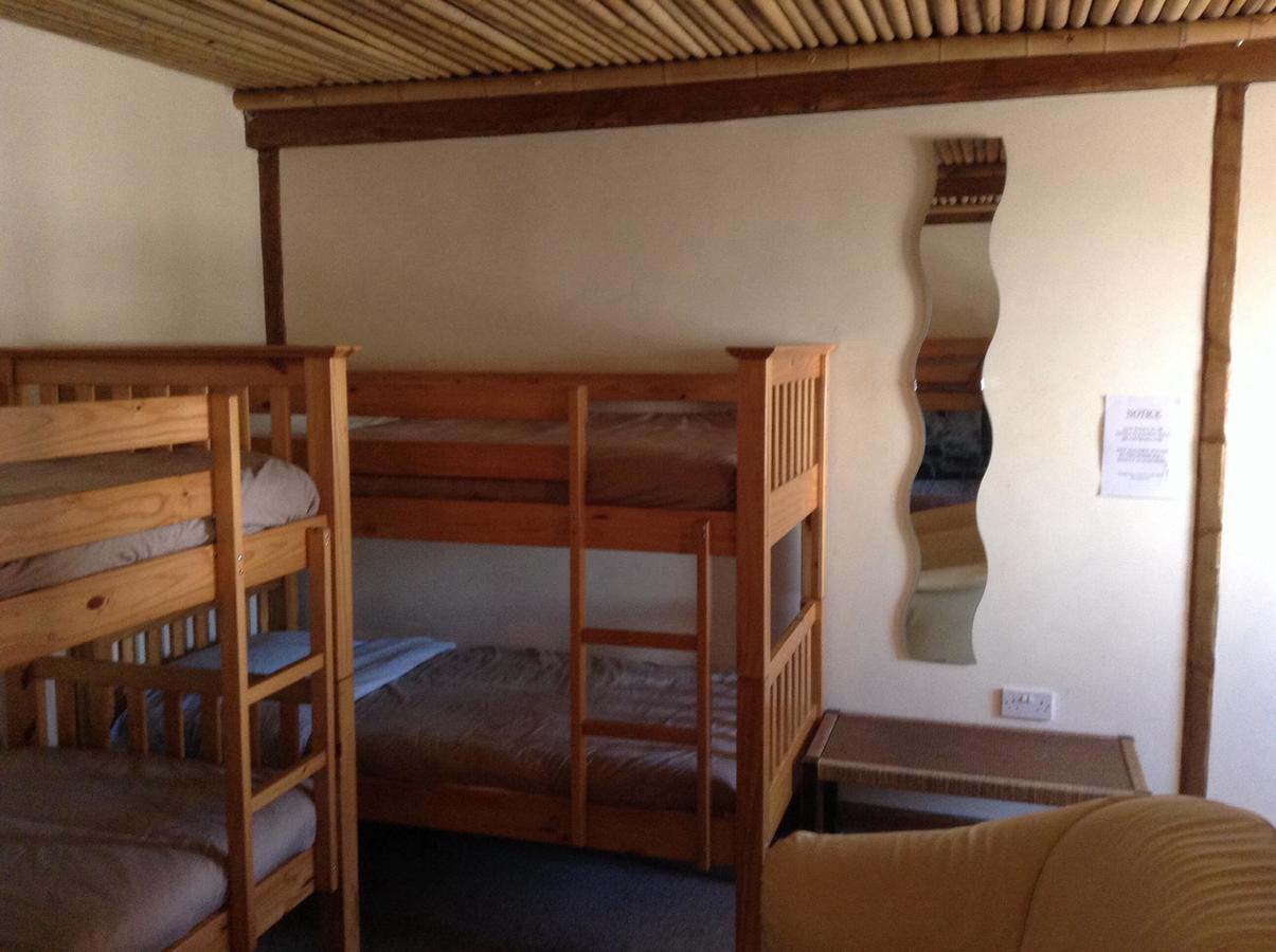 Pantyrathro International Hostel Carmarthen Extérieur photo
