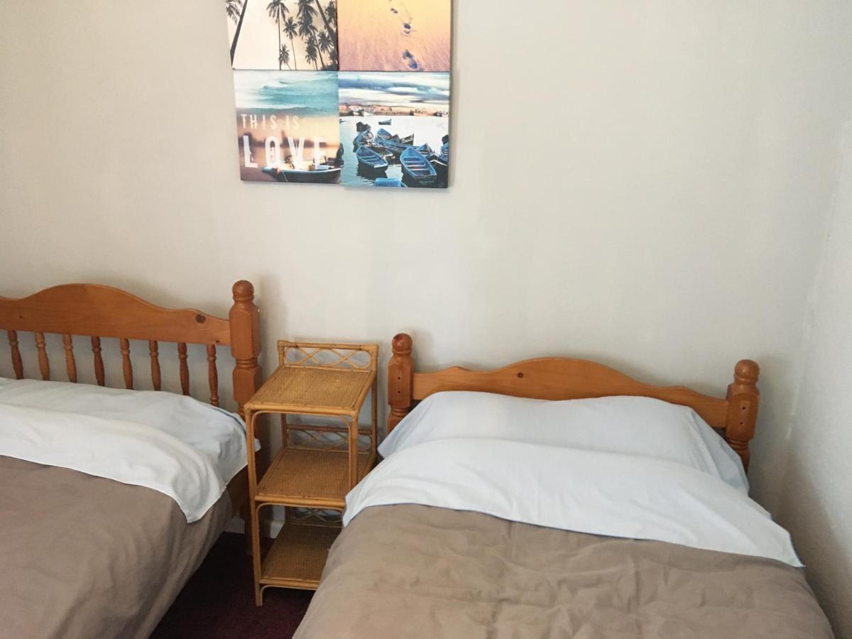 Pantyrathro International Hostel Carmarthen Extérieur photo
